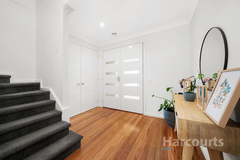 Photo - 1A Hedgeley Close, Wantirna South VIC 3152 - Image 6