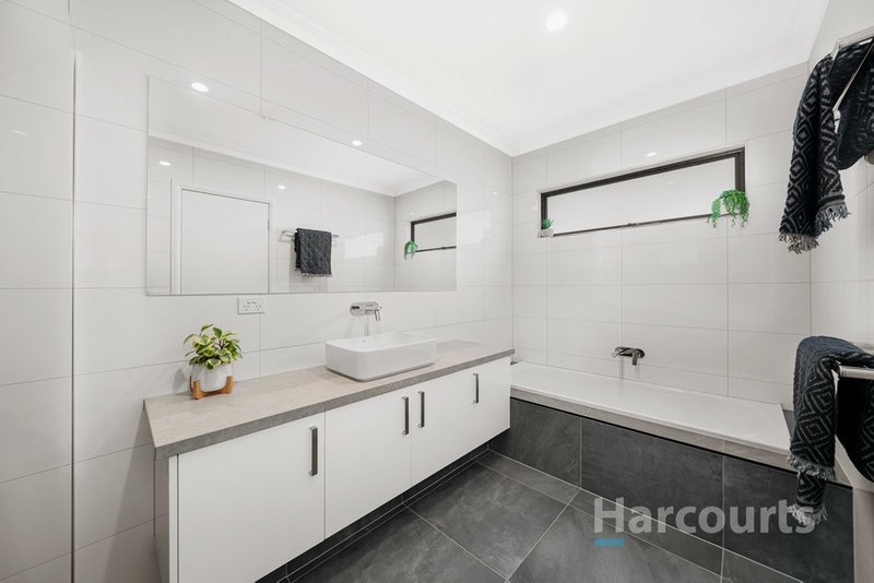 Photo - 1A Hedgeley Close, Wantirna South VIC 3152 - Image 8