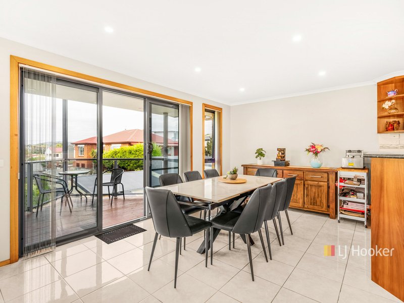 Photo - 1a Hilltop Avenue, Devonport TAS 7310 - Image 4