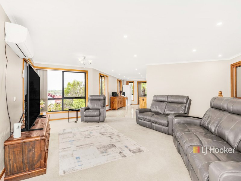 Photo - 1a Hilltop Avenue, Devonport TAS 7310 - Image 7