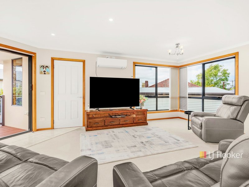 Photo - 1a Hilltop Avenue, Devonport TAS 7310 - Image 8