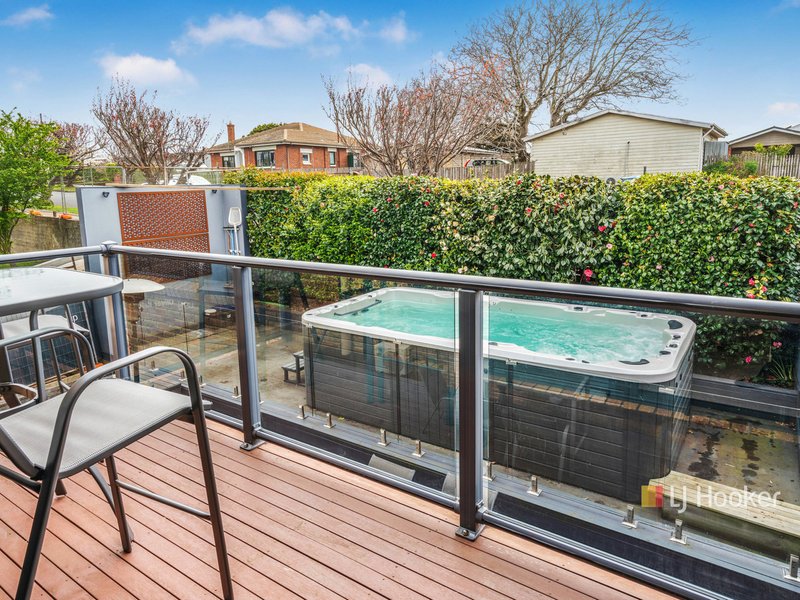 Photo - 1a Hilltop Avenue, Devonport TAS 7310 - Image 9