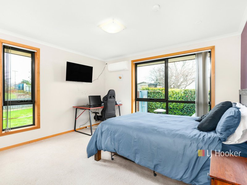 Photo - 1a Hilltop Avenue, Devonport TAS 7310 - Image 11