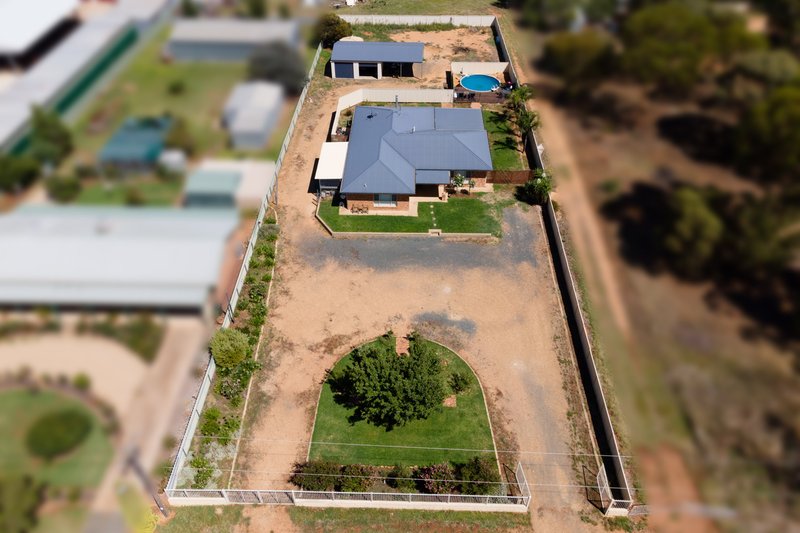 Photo - 1A Hinde Street, Temora NSW 2666 - Image 15