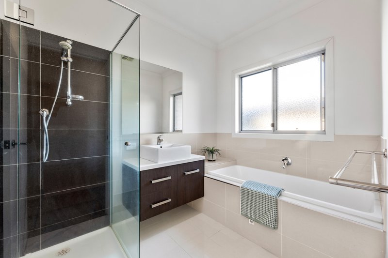 Photo - 1A Ivy Street, Burwood VIC 3125 - Image 5