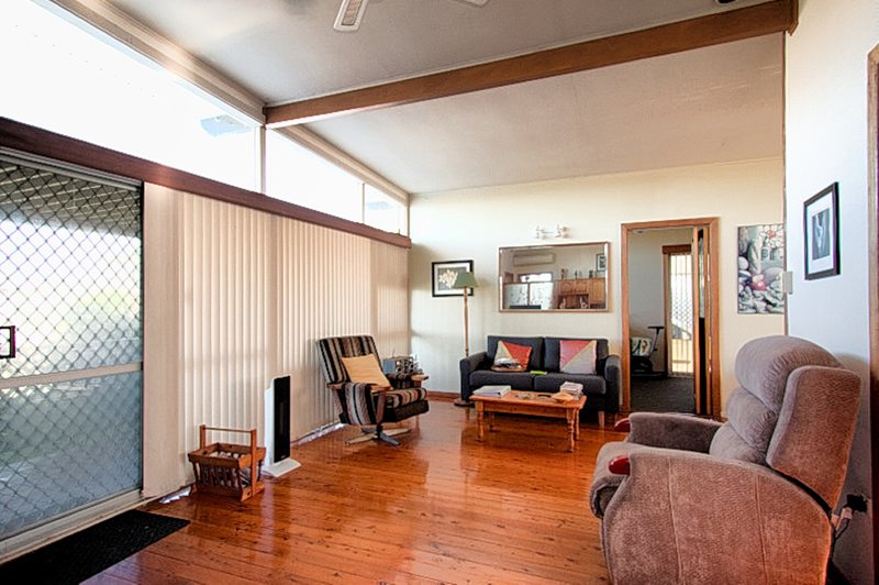 Photo - 1a Kalinda Street, Blacksmiths NSW 2281 - Image 7