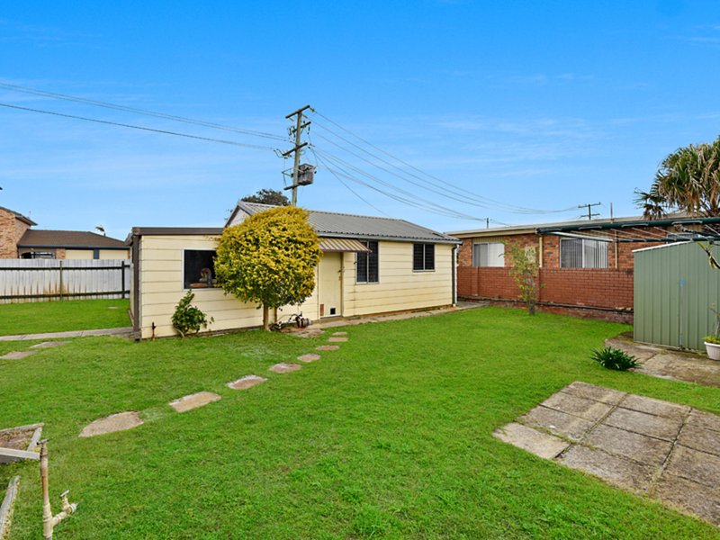 Photo - 1a Kalinda Street, Blacksmiths NSW 2281 - Image 8