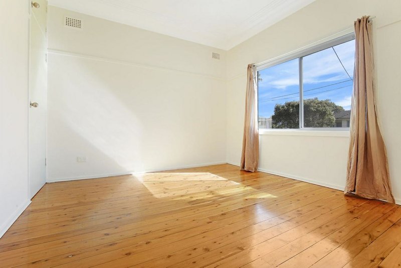 Photo - 1A Kent Street, Bellambi NSW 2518 - Image 2