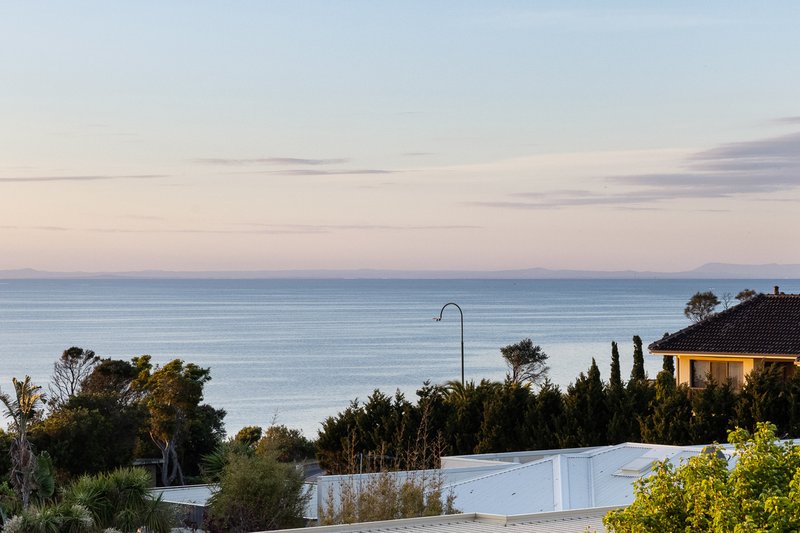 Photo - 1A Koornalla Crescent, Mount Eliza VIC 3930 - Image 13