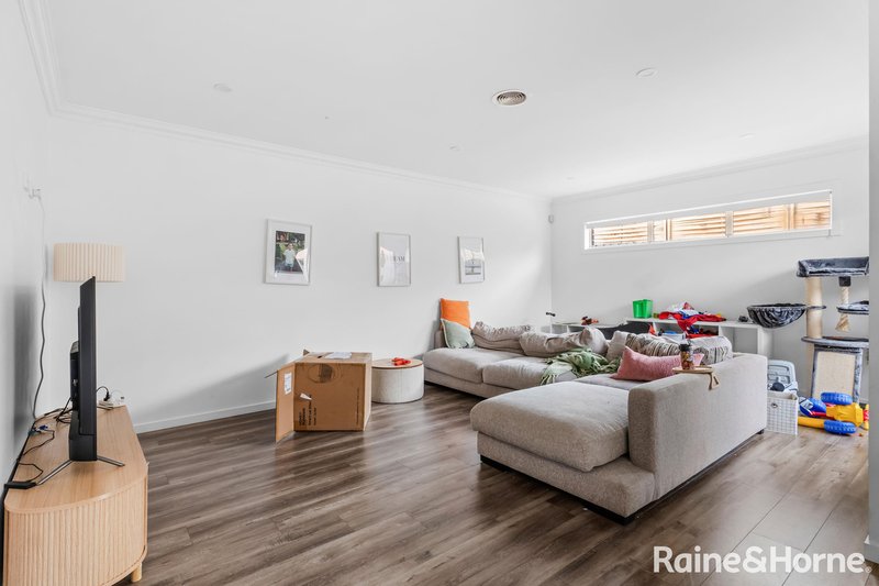 Photo - 1A Leicester Crescent, Melton VIC 3337 - Image 4