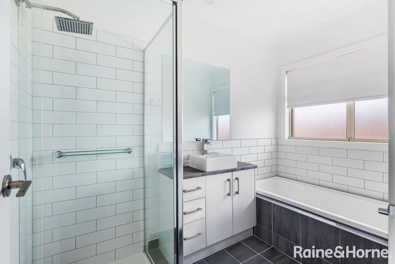 Photo - 1A Leicester Crescent, Melton VIC 3337 - Image 9