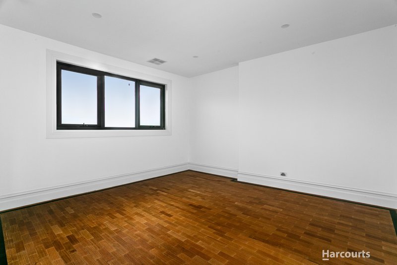 Photo - 1A Rapanea Avenue, Templestowe Lower VIC 3107 - Image 8