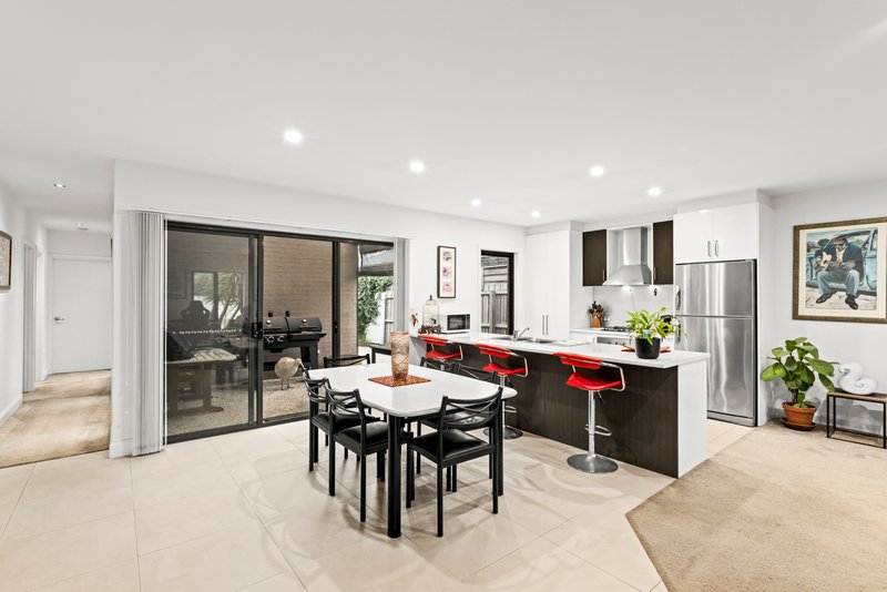 Photo - 1A Sullivan Court, Belmont VIC 3216 - Image 3