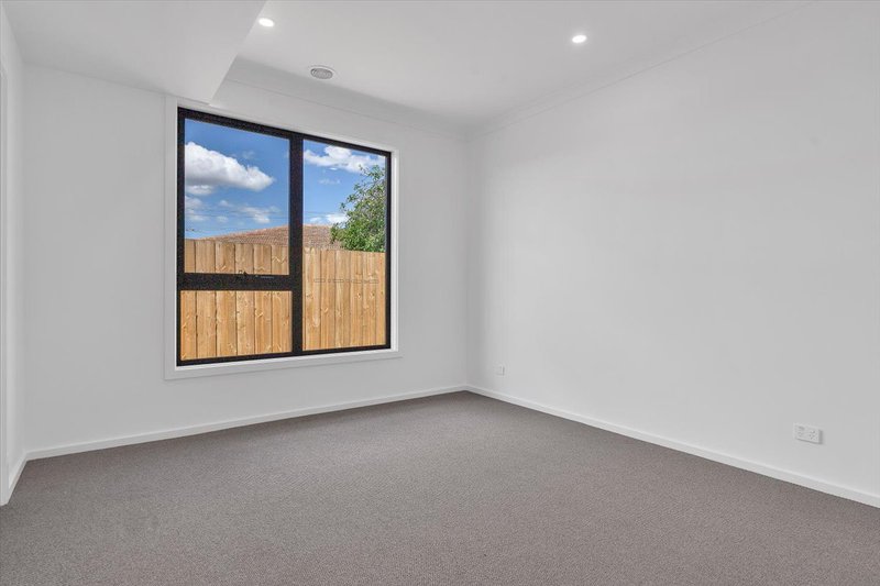 Photo - 1A Troup Court, Werribee VIC 3030 - Image 8