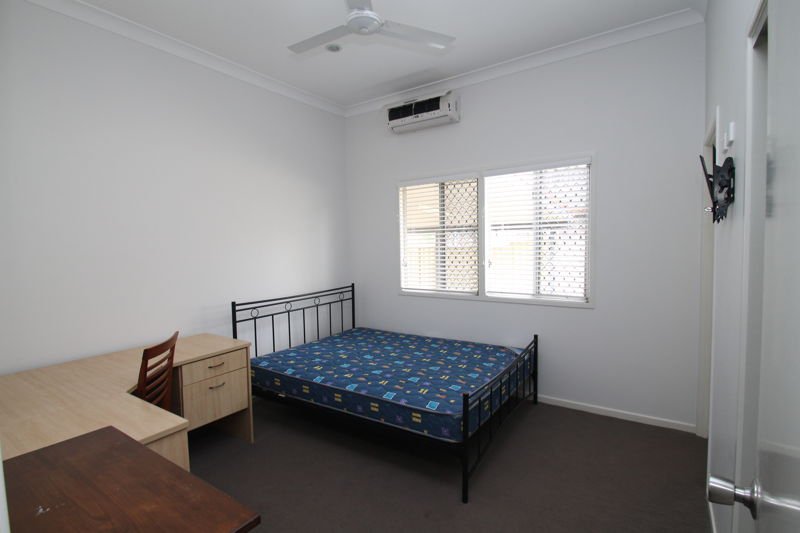 Photo - 1A View Street, West Gladstone QLD 4680 - Image 7