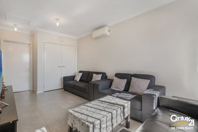 Photo - 1a Walan Place, Bonnyrigg NSW 2177 - Image 3