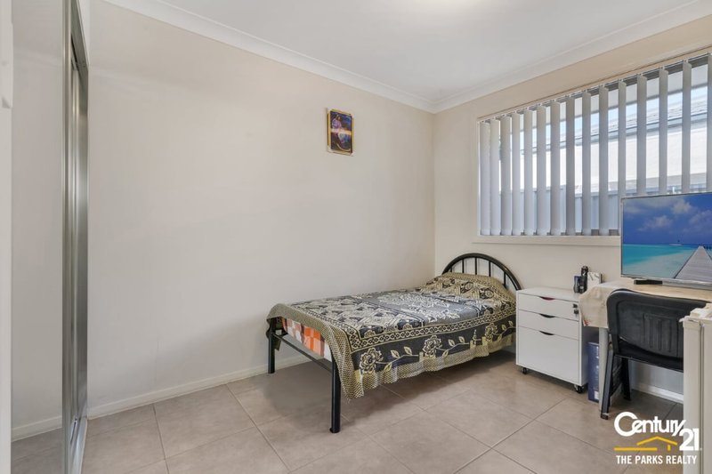 Photo - 1a Walan Place, Bonnyrigg NSW 2177 - Image 5