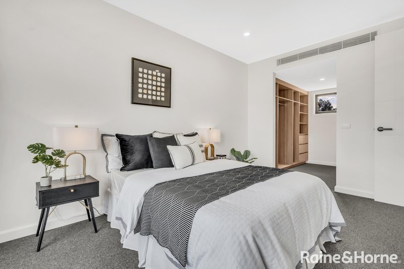 Photo - 1A Woodvale Grove, Essendon VIC 3040 - Image 15