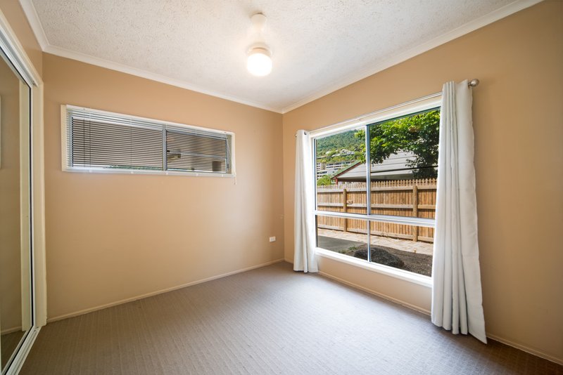 Photo - 1A/10 Island Drive, Cannonvale QLD 4802 - Image 11