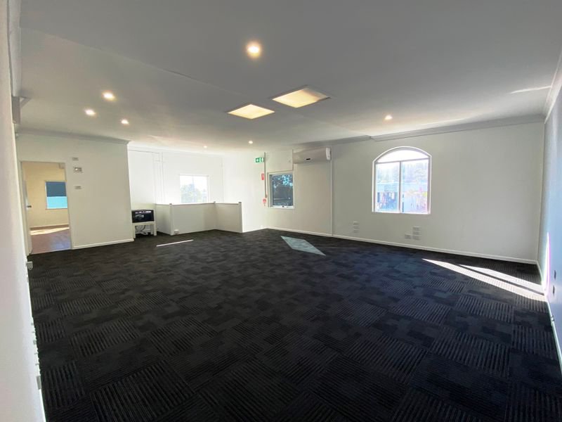 Photo - 1a/15 Hutchinson Street, Burleigh Heads QLD 4220 - Image 4