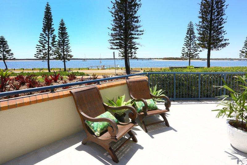 Photo - 1A/522 Marine Parade, Biggera Waters QLD 4216 - Image 3