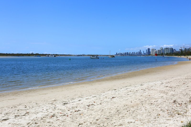 Photo - 1A/522 Marine Parade, Biggera Waters QLD 4216 - Image 4