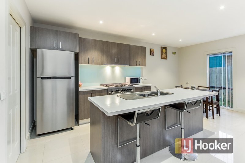 Photo - 1B Alma Road, Hampton Park VIC 3976 - Image 2