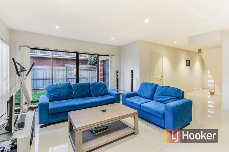 Photo - 1B Alma Road, Hampton Park VIC 3976 - Image 3