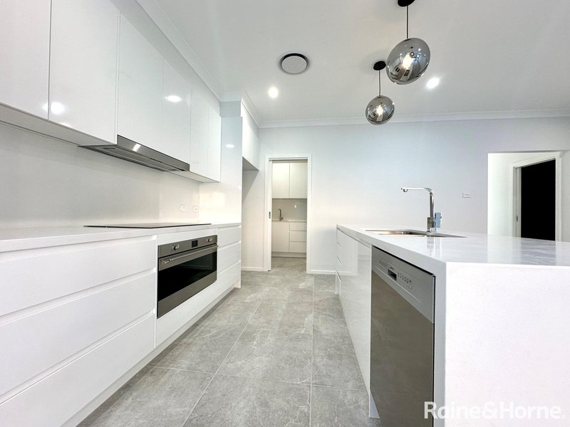 Photo - 1B Bilga Street, Kirrawee NSW 2232 - Image 5