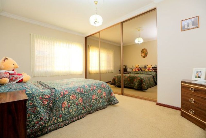 Photo - 1B Bungalow Crescent (Aka 2/10 Gordon Street) , Bankstown NSW 2200 - Image 7