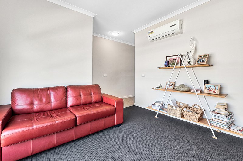 Photo - 1B Burchill Avenue, Cranbourne East VIC 3977 - Image 4