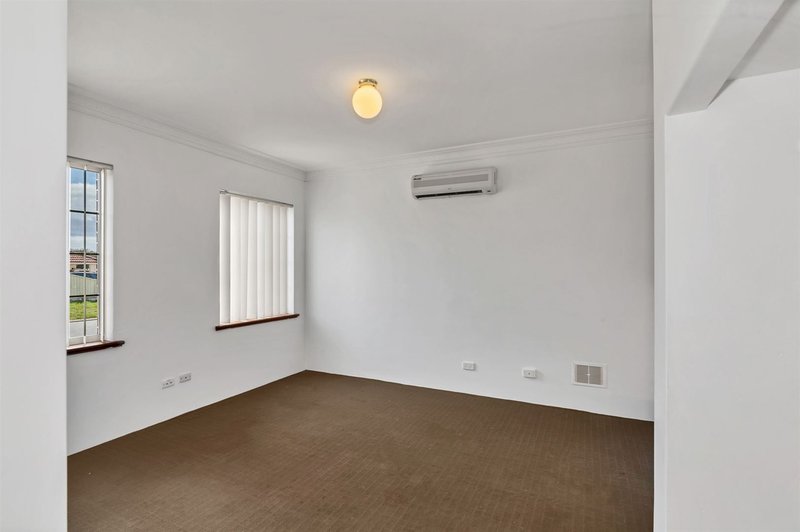 Photo - 1B Darwin Place, Warnbro WA 6169 - Image 5