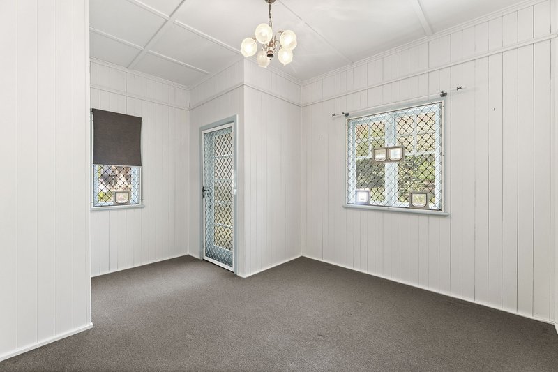 Photo - 1B Gladstone Street, Newtown QLD 4350 - Image 4