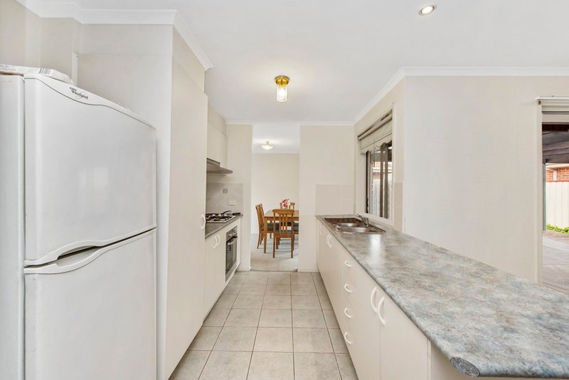 Photo - 1B Rachel Court, Sydenham VIC 3037 - Image 2