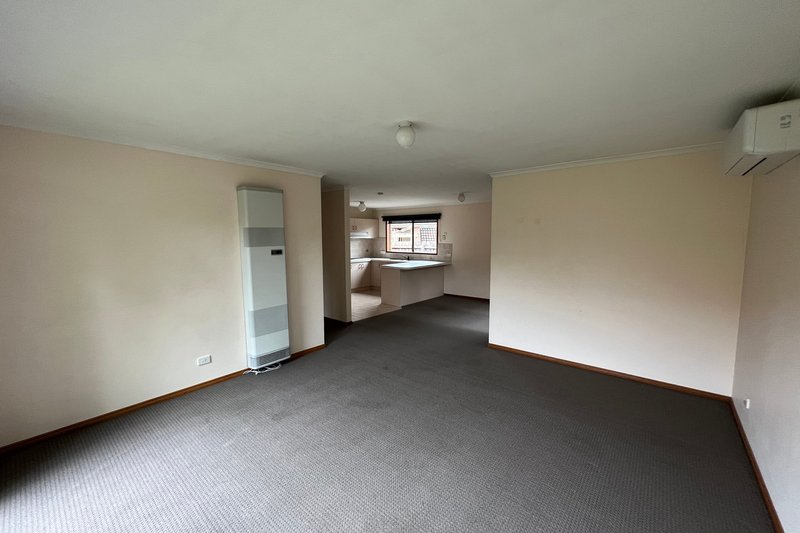 Photo - 1B Rachel Drive, Cranbourne North VIC 3977 - Image 2