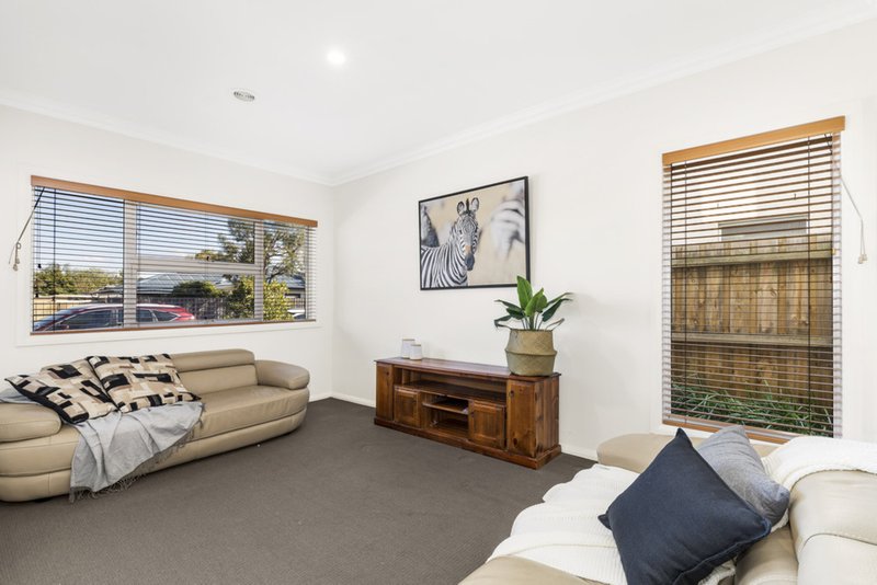 Photo - 1B Sinclair Road, Bayswater VIC 3153 - Image 2