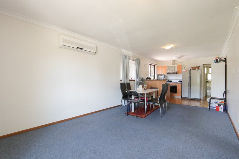 Photo - 1B Tricourt Grove, Riverton WA 6148 - Image 6