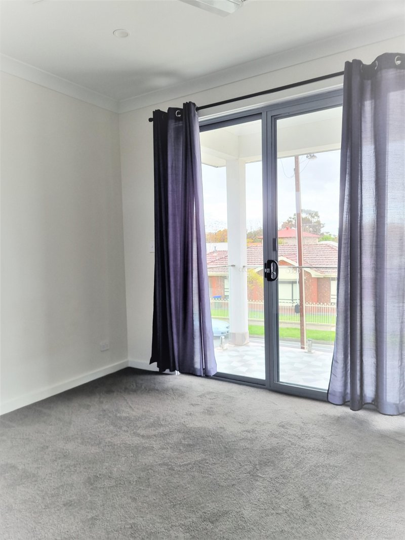 Photo - 1B Westall Avenue, Flinders Park SA 5025 - Image 4