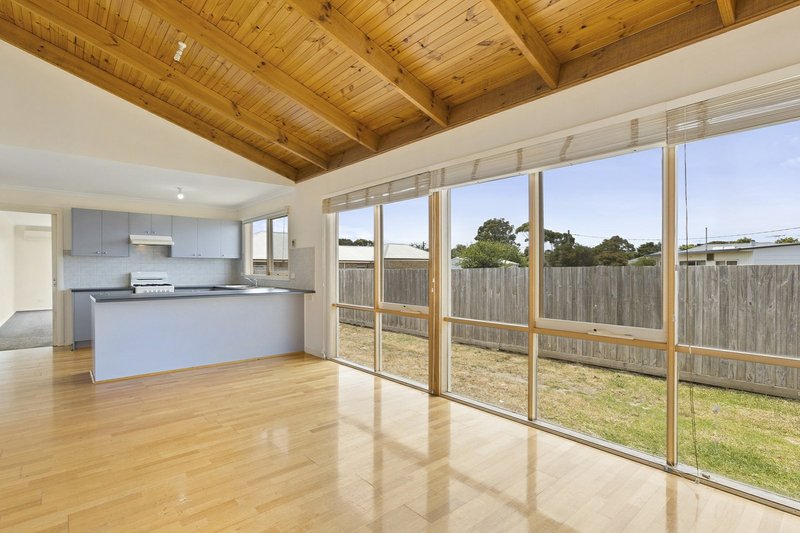 Photo - 1C Doongara Avenue, St Leonards VIC 3223 - Image 4