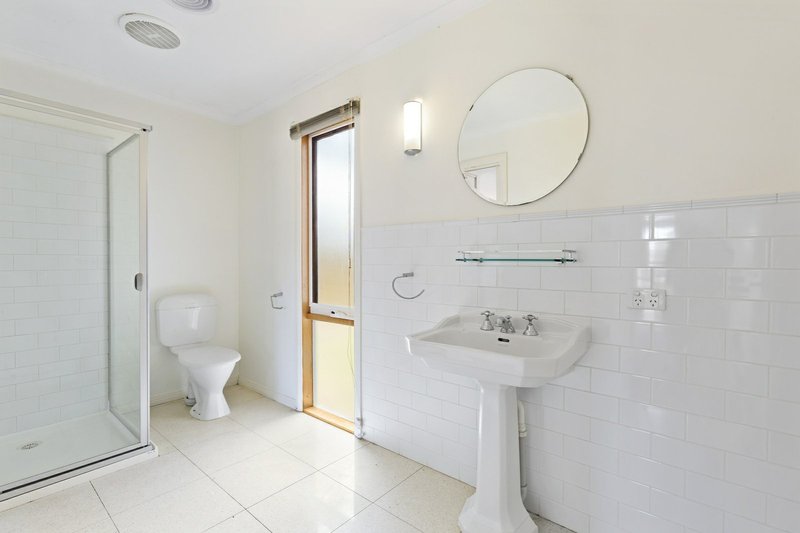 Photo - 1C Doongara Avenue, St Leonards VIC 3223 - Image 7