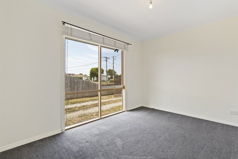 Photo - 1C Doongara Avenue, St Leonards VIC 3223 - Image 8