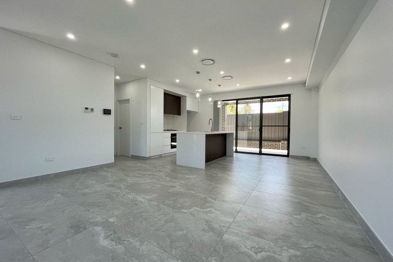 Photo - 1C Fullager Road, Westmead NSW 2145 - Image 3