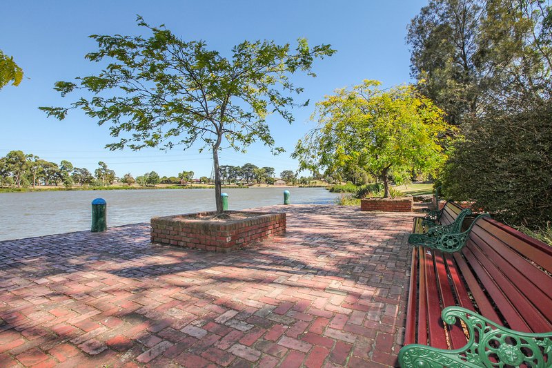 Photo - 1E Carrington Road, Reservoir VIC 3073 - Image 13