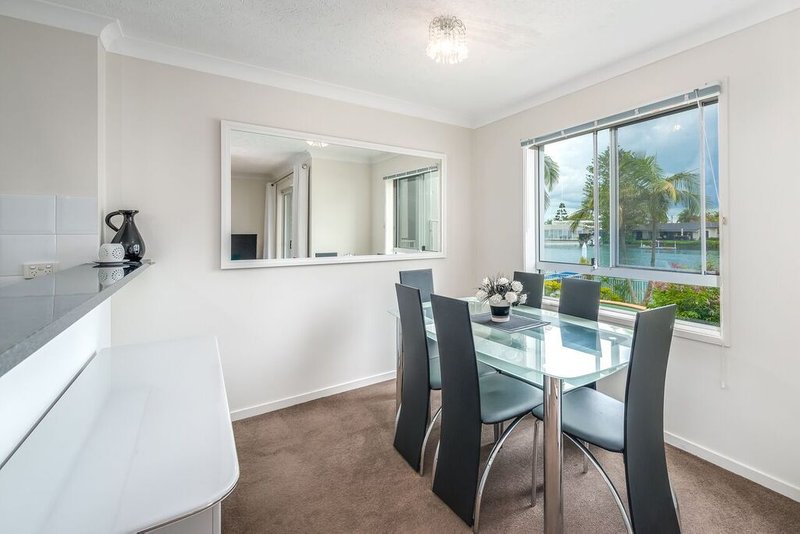 Photo - 2 / 11-19 Taylor Street, Biggera Waters QLD 4216 - Image 3