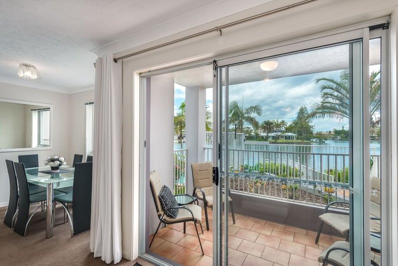 Photo - 2 / 11-19 Taylor Street, Biggera Waters QLD 4216 - Image 4