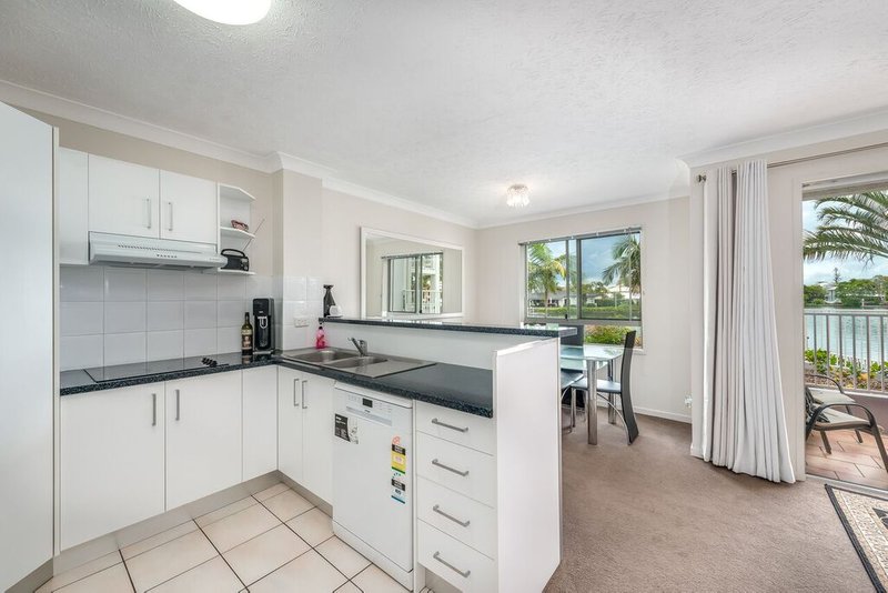 Photo - 2 / 11-19 Taylor Street, Biggera Waters QLD 4216 - Image 6