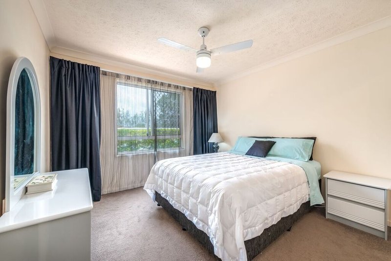 Photo - 2 / 11-19 Taylor Street, Biggera Waters QLD 4216 - Image 8