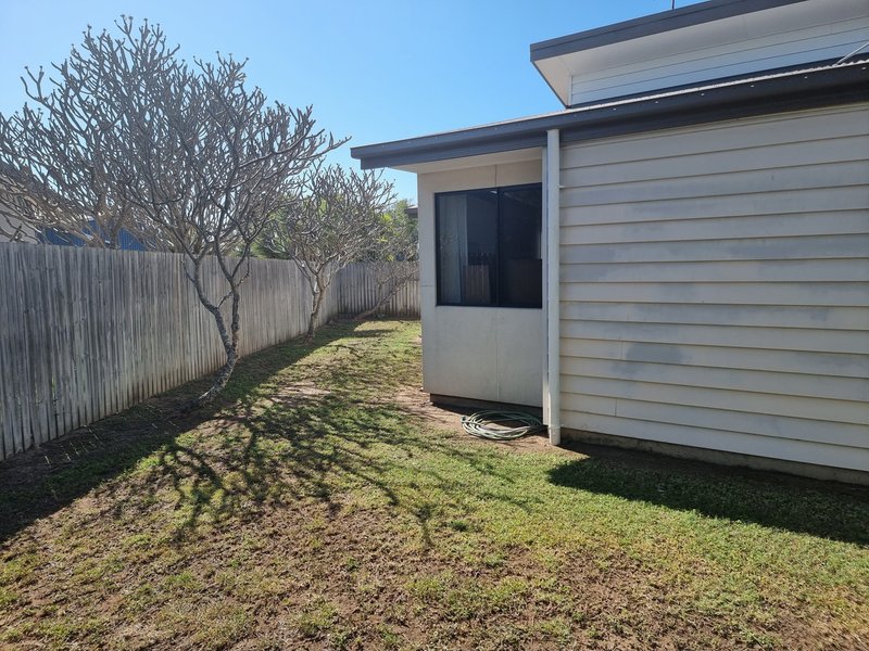 Photo - 2, 11 Field Street, Bowen QLD 4805 - Image 14