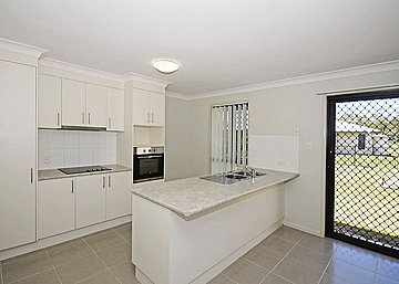 Photo - 2 /12 Fulmar Court, Burrum Heads QLD 4659 - Image 9