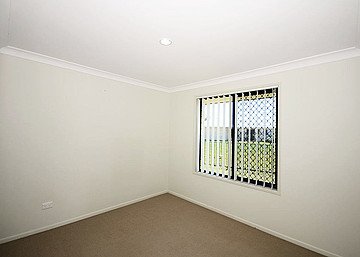 Photo - 2 /12 Fulmar Court, Burrum Heads QLD 4659 - Image 11